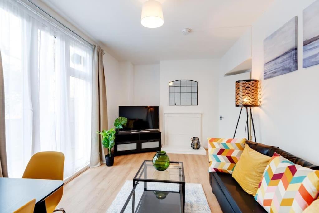 Apartamento Lovely 3bed Split Level Flat With Outside Space