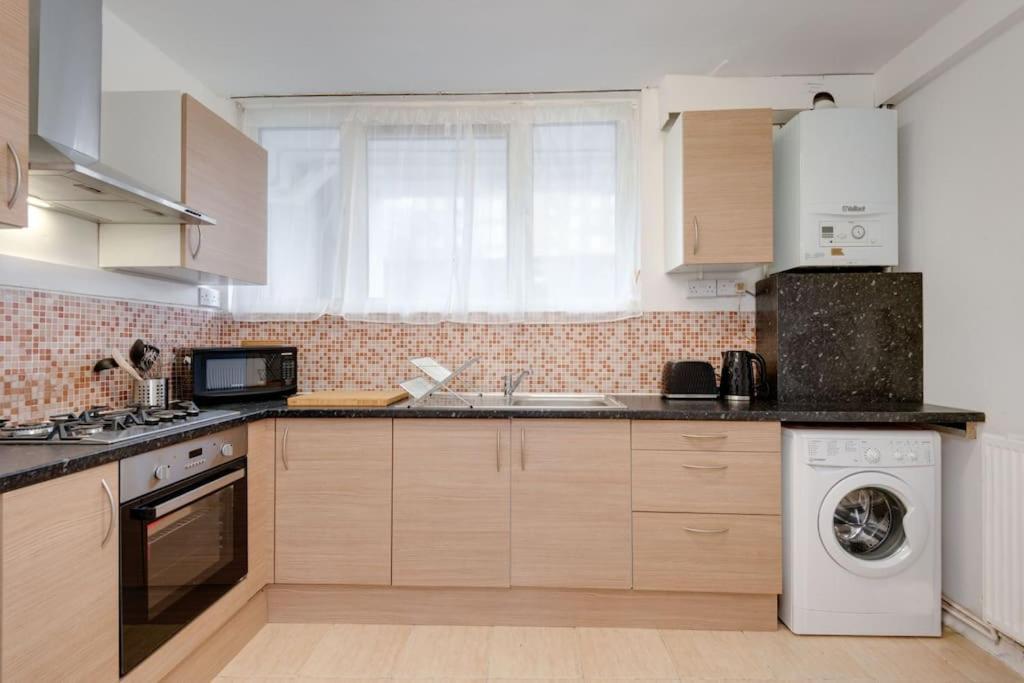 Lovely 3bed Split Level Flat With Outside Space Apartamento