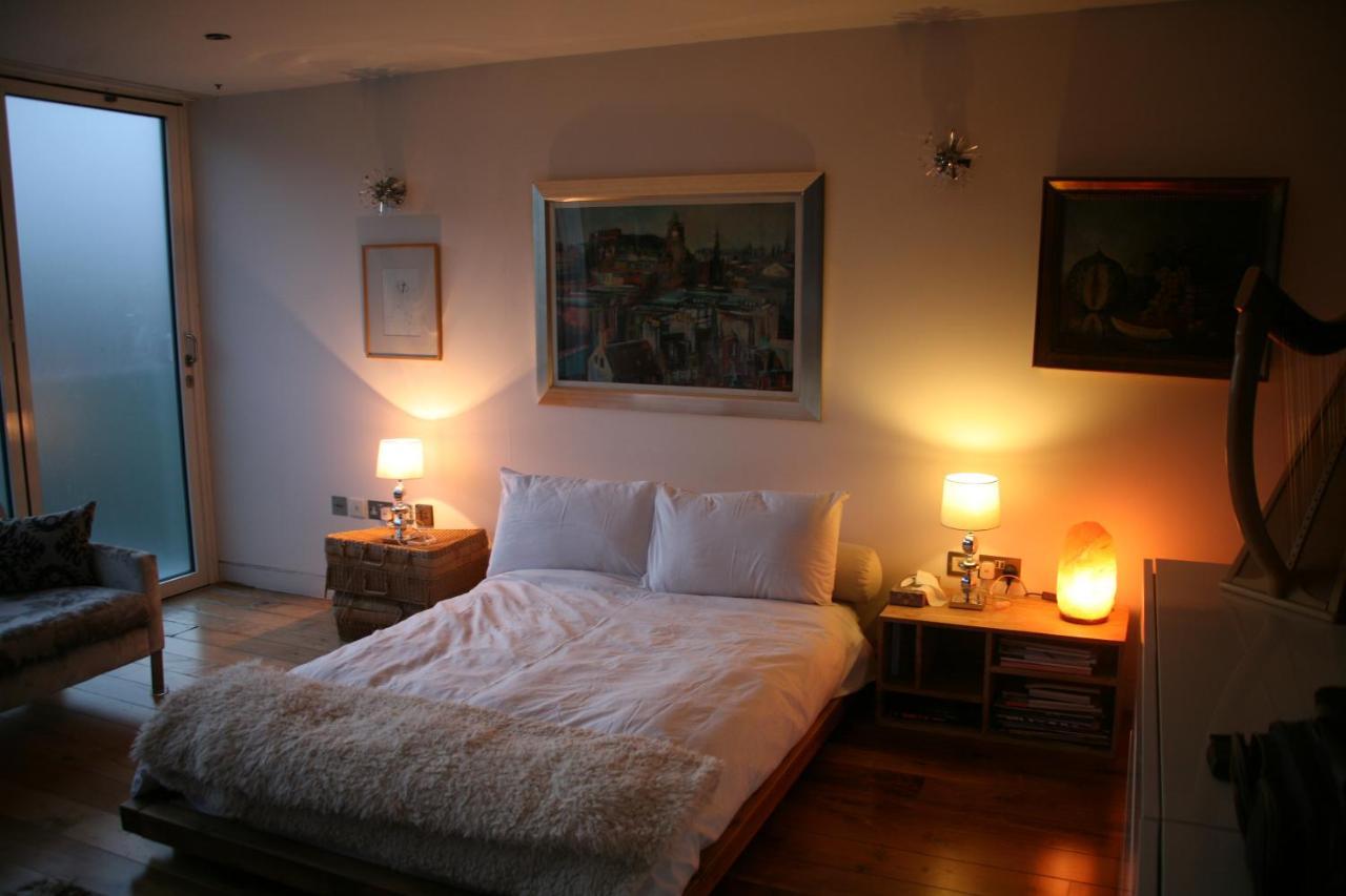 Homestay Studio For 3 With A Private Balcony In A Cubic House With Outside Pool *