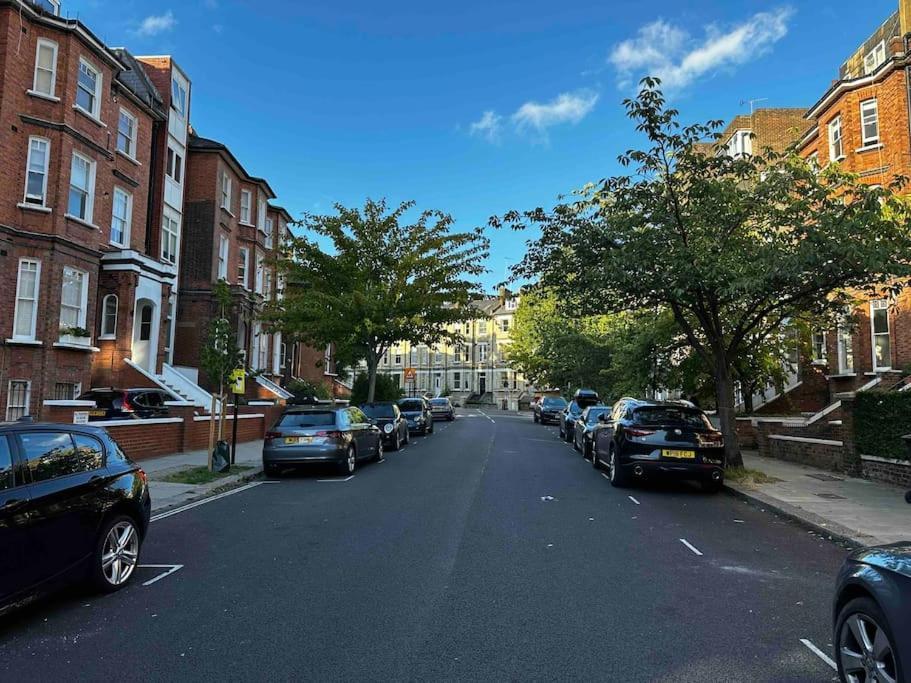 Stylish For 3 Near Regent's Park N3 Appartement *