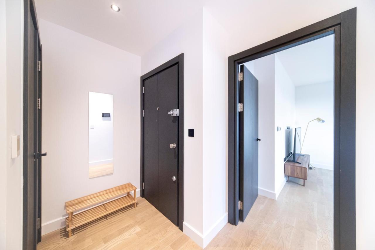 Apartment Bright & Quiet - Spacious Apt With Balcony & Lift *