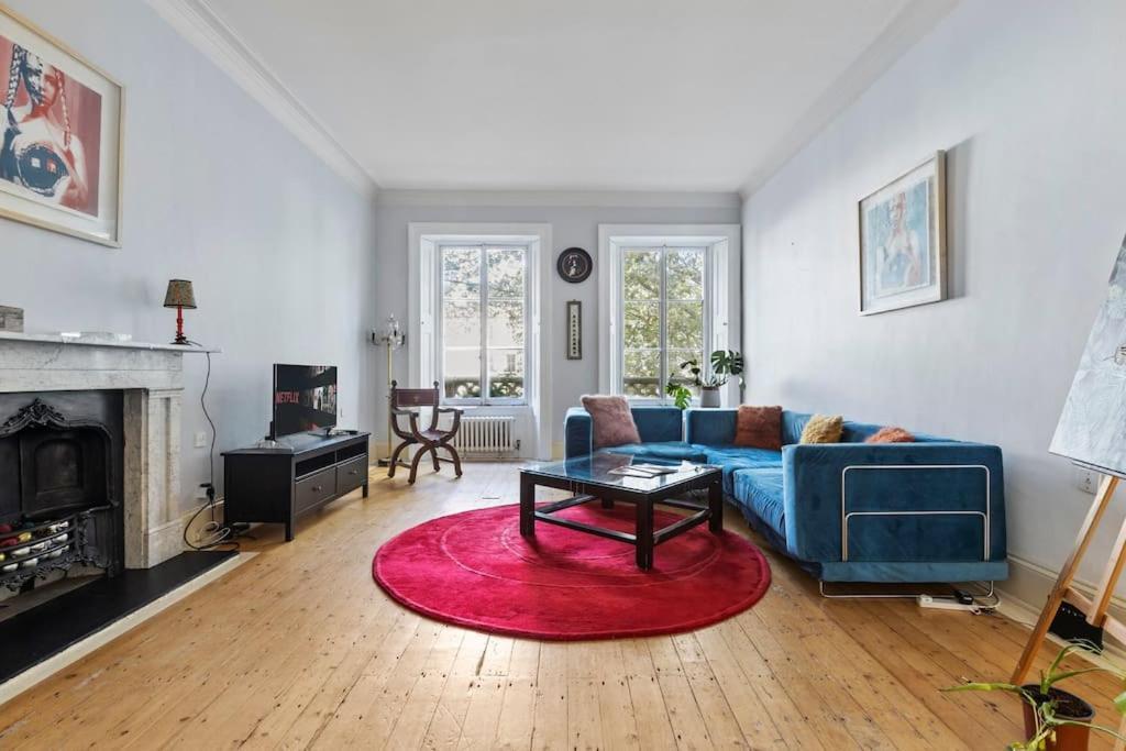 Germaine Greer's Legacy Flat In Hyde Park, Apartamento Londres