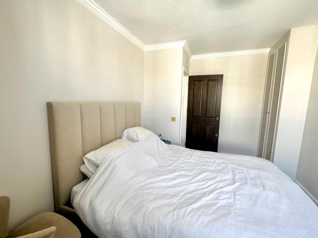 Stunning 2 Bed In Kensington Appartement *