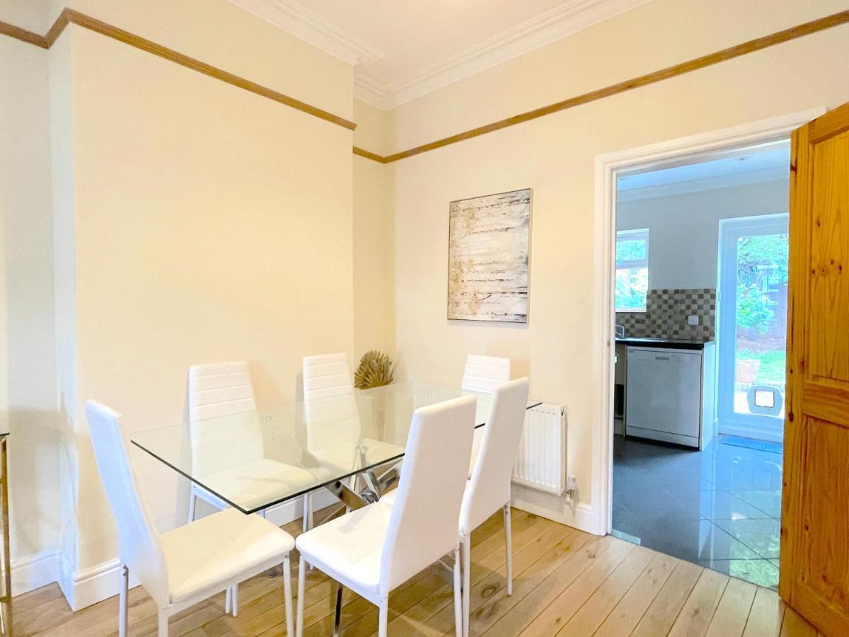 Hébergement de vacances Stylish House In Wimbledon *