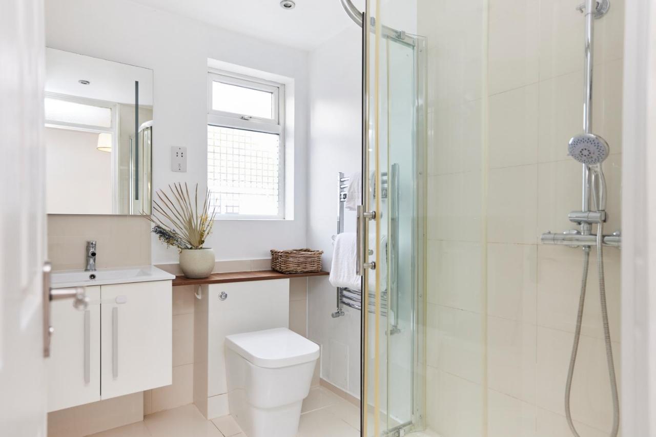 Appartement The Chiswick Escape - Lovely 2bdr House With Garden Londen