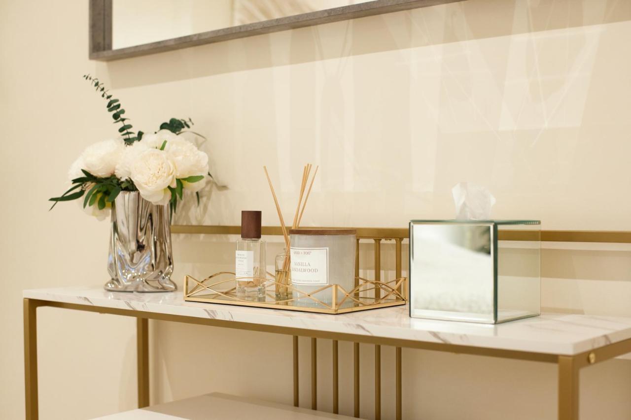 Hyde Park Luxury Two-bedroom With Patio Londres