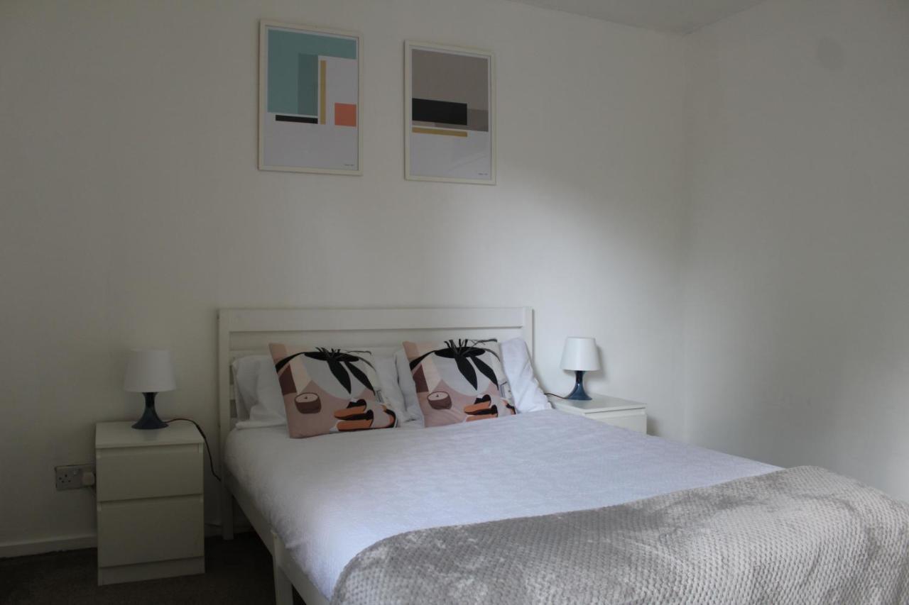 Homestay The Yellow House London