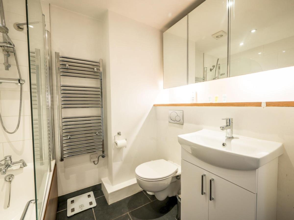 Cosy And Spacious Flat Near Bridge * Londen