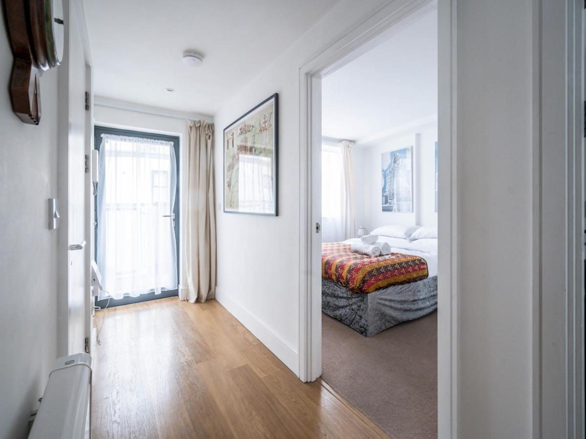 Cosy And Spacious Flat Near Bridge *
