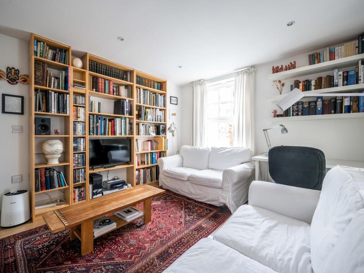 Appartement Cosy And Spacious Flat Near Bridge Londen