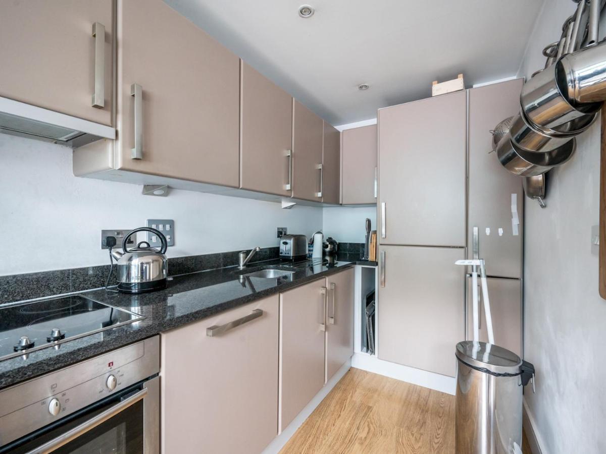 Cosy And Spacious Flat Near Bridge Londen