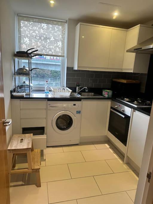 Appartement Specious In Canning Town