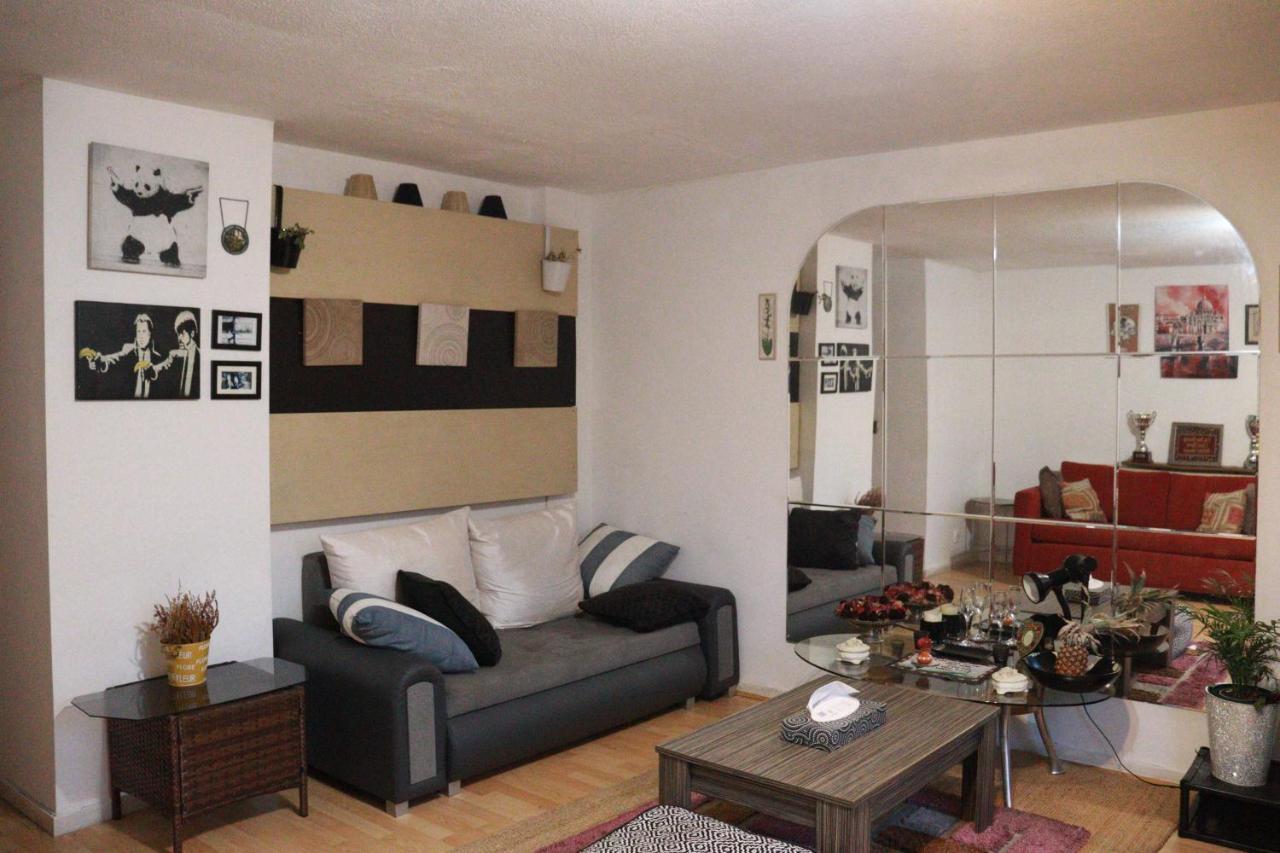 Casa de férias Comfortable 2-bed House In Zone 2 *