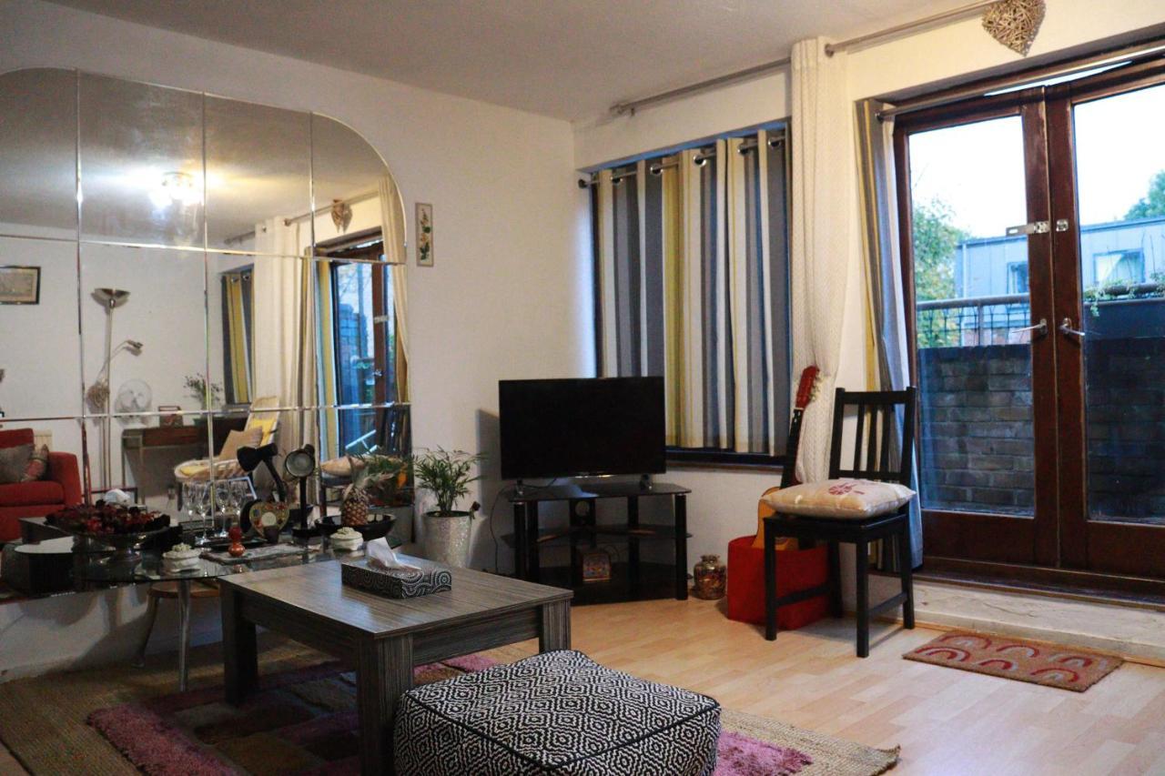 Comfortable 2-bed House In Zone 2 *