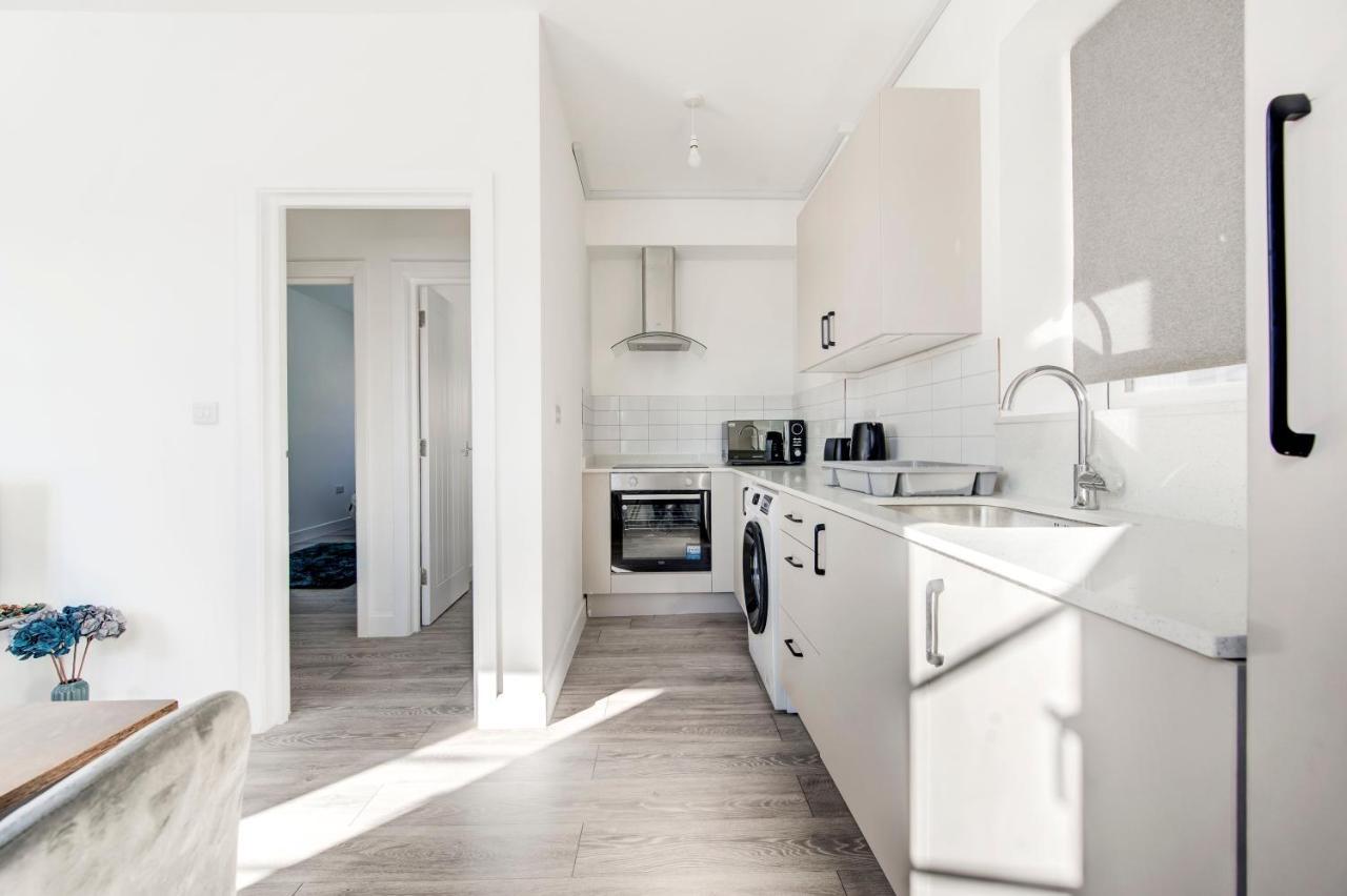 Apartment 2 Bedroom With Large And Wi-fi London