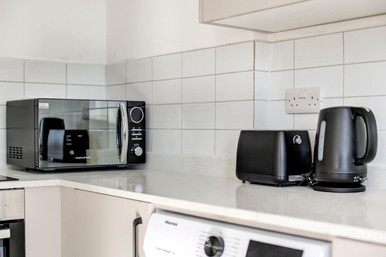 2 Bedroom With Large And Wi-fi Apartment