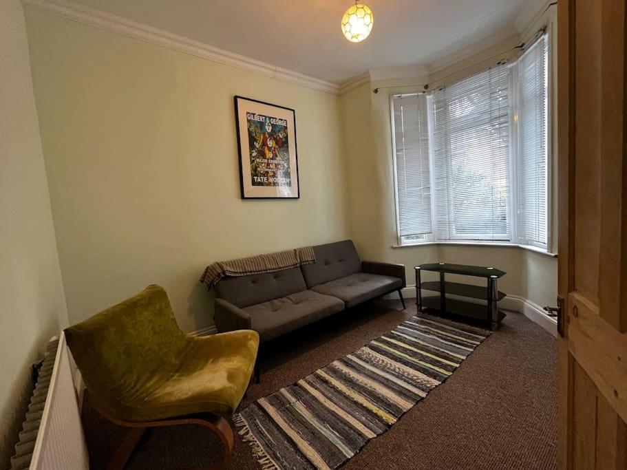 3 Bed Ground Floor Flat Londen