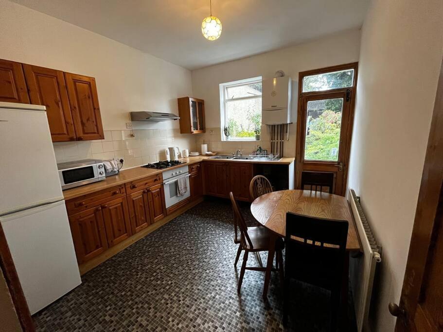 Appartement 3 Bed Ground Floor Flat *
