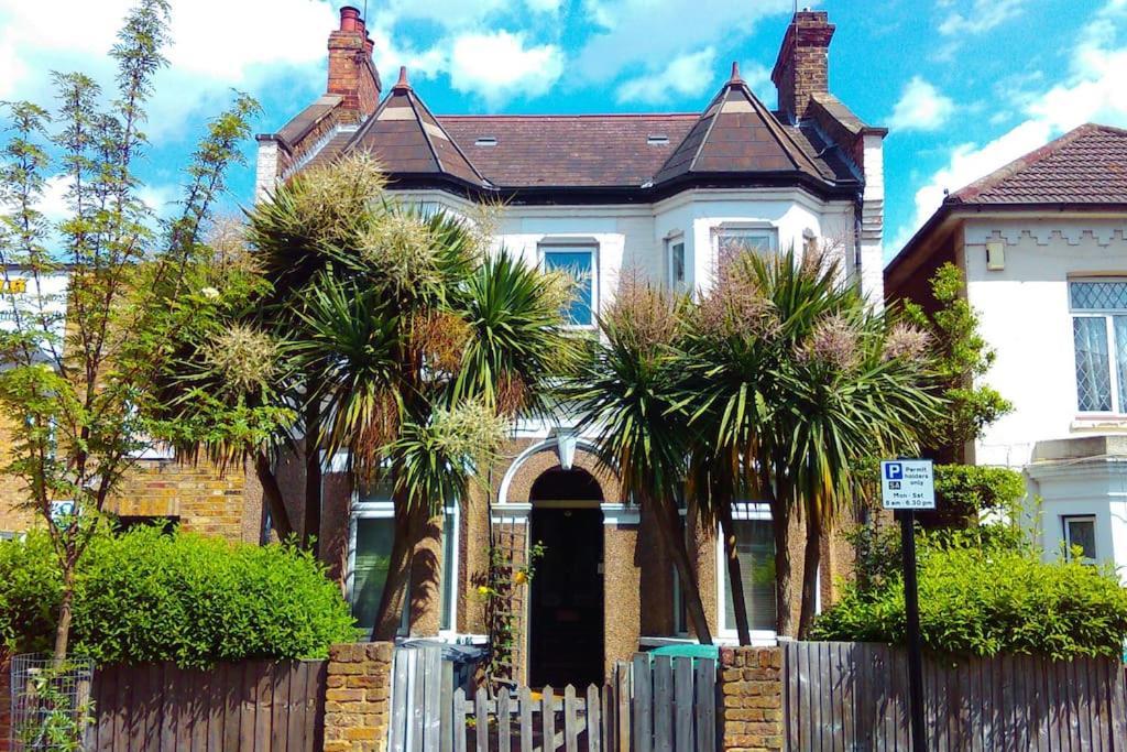 3 Bed Ground Floor Flat * Londen