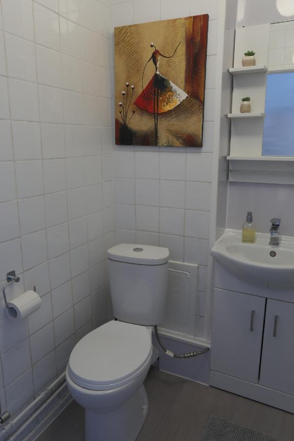 Self Contained 2 Bedroom Flat In Southwark Apartamento