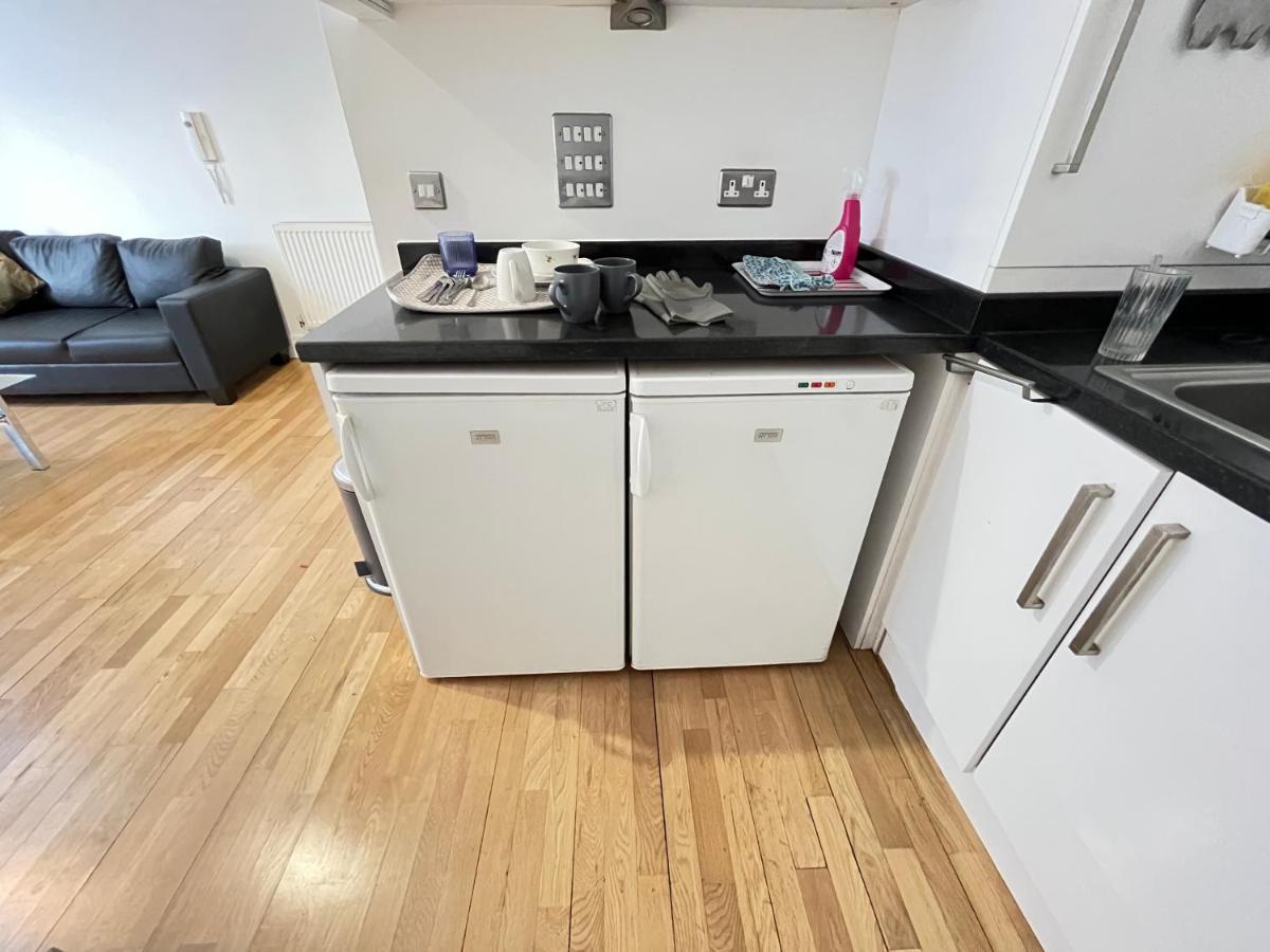 Serviced In Kensington Victoria *