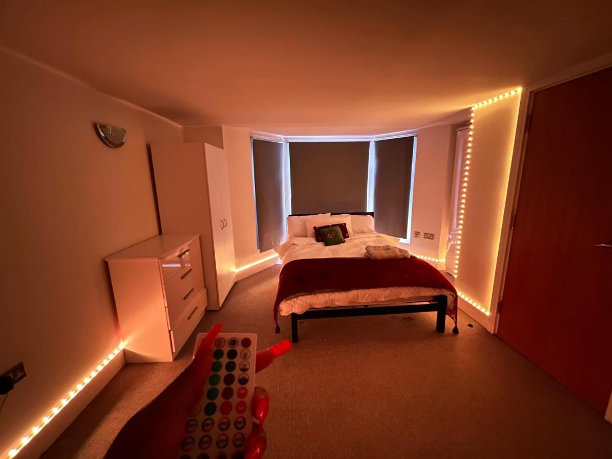 Serviced In Kensington Victoria Apartment London