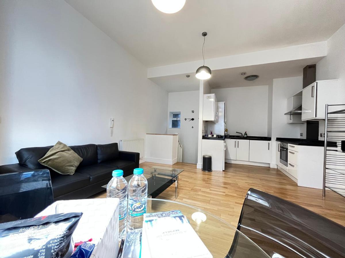 Serviced In Kensington Victoria * London