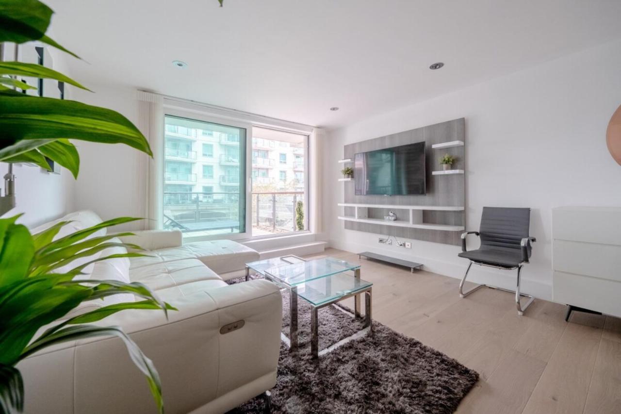 2bd Flat W River View Balcony - Vauxhall! * Londres