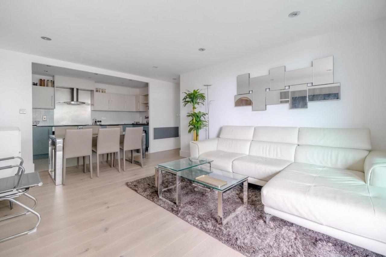 2bd Flat W River View Balcony - Vauxhall! * Londres