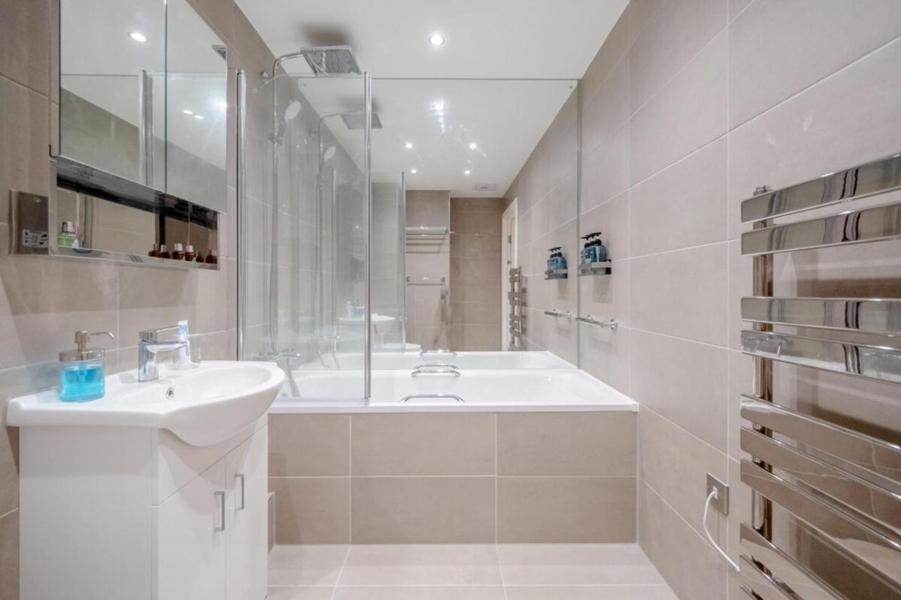 2bd Flat W River View Balcony - Vauxhall! Appartement Londres
