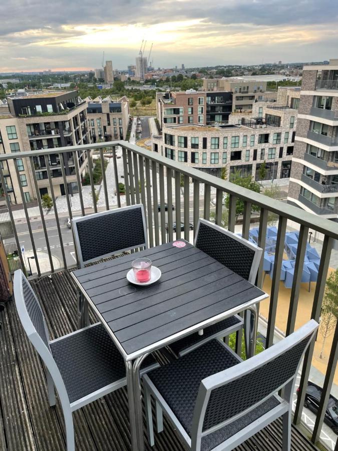 Hospedagem domiciliar Luxury En-suite Olympic Village In Shared Londres