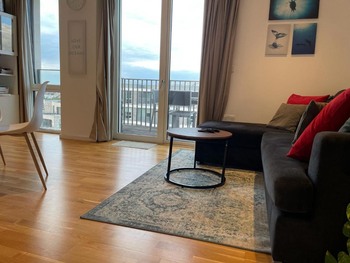 Hospedagem domiciliar Luxury En-suite Olympic Village In Shared *