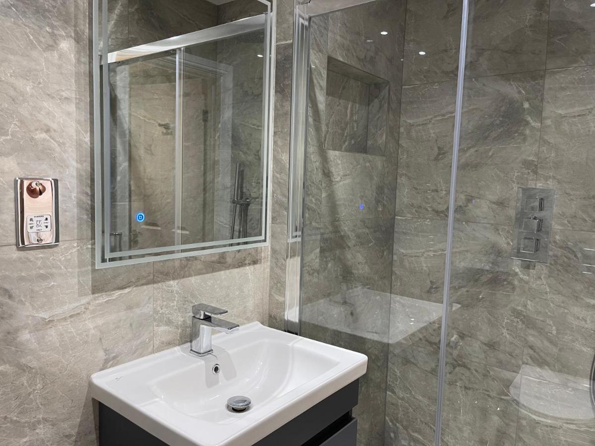 Cosy Flat With Balcony In Heart Of Londres