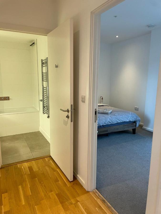 Hospedagem domiciliar Luxury En-suite Olympic Village In Shared