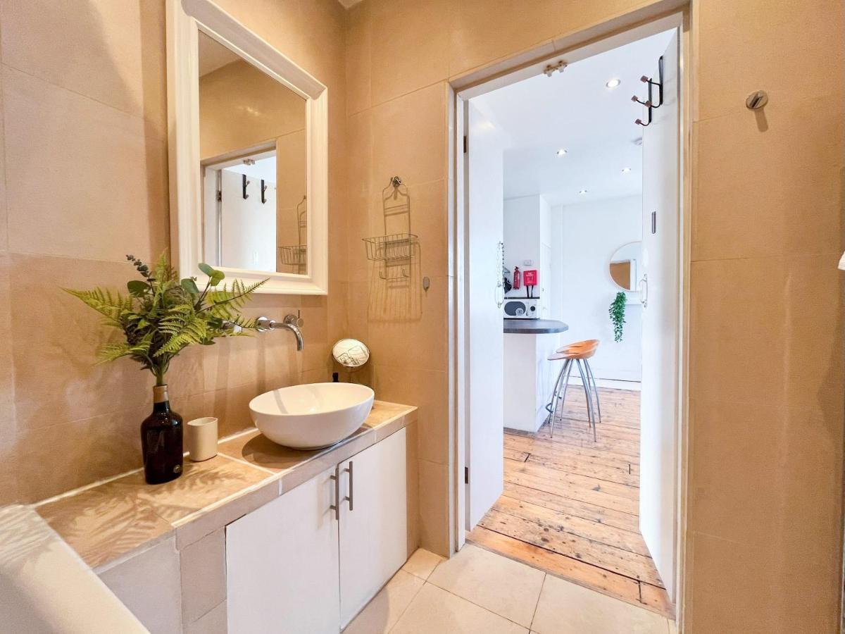 Stylish Flat Near Westfield & O2 Shepherd's Bush