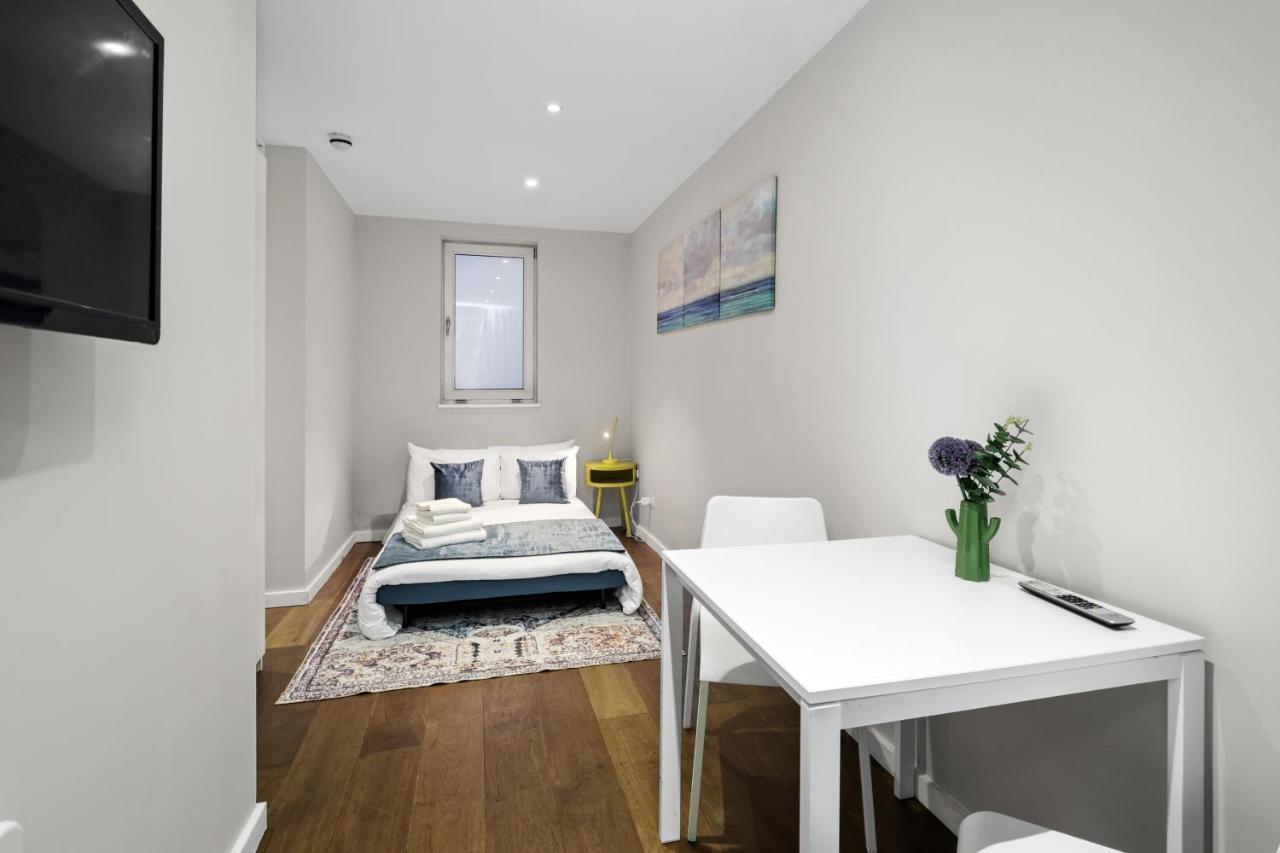 Spacious 1 Bedroom Flat Londres