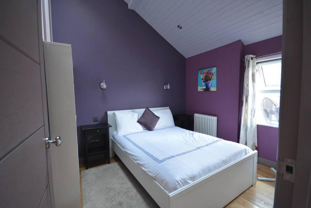 Cheerful 2 Bed With Terrace In Camden Londen