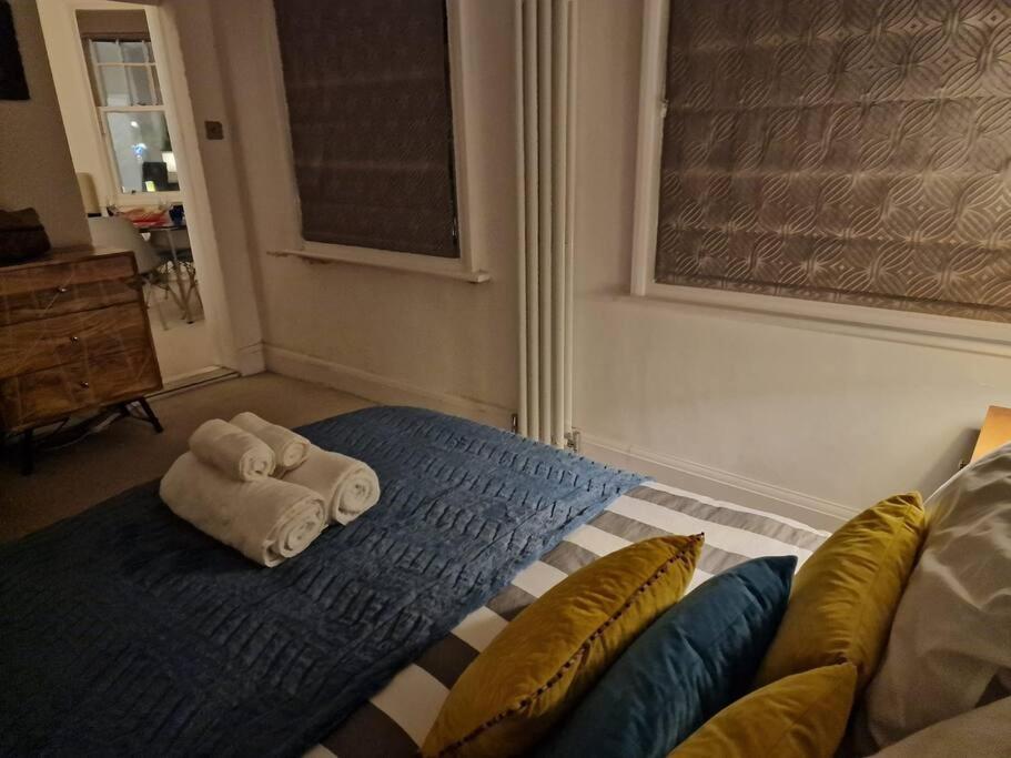 Quintessentially 'london' Flat Londres