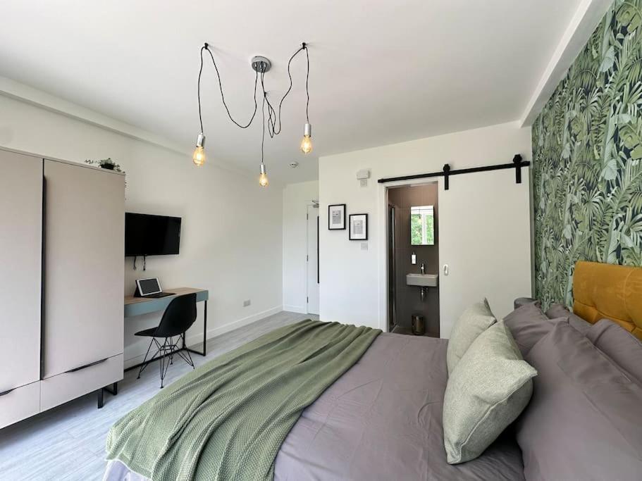 Chic 5-br, Ensuites With Tvs Hébergement de vacances