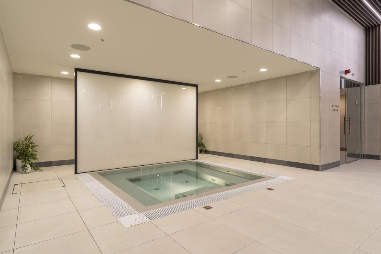 One And Two Bedroom At Coppermaker Square In Lively Stratford Appart hôtel Londres
