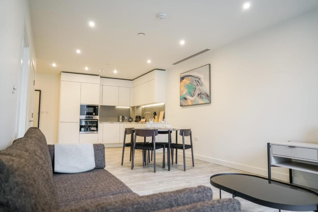 One And Two Bedroom At Coppermaker Square In Lively Stratford Appart hôtel Londres
