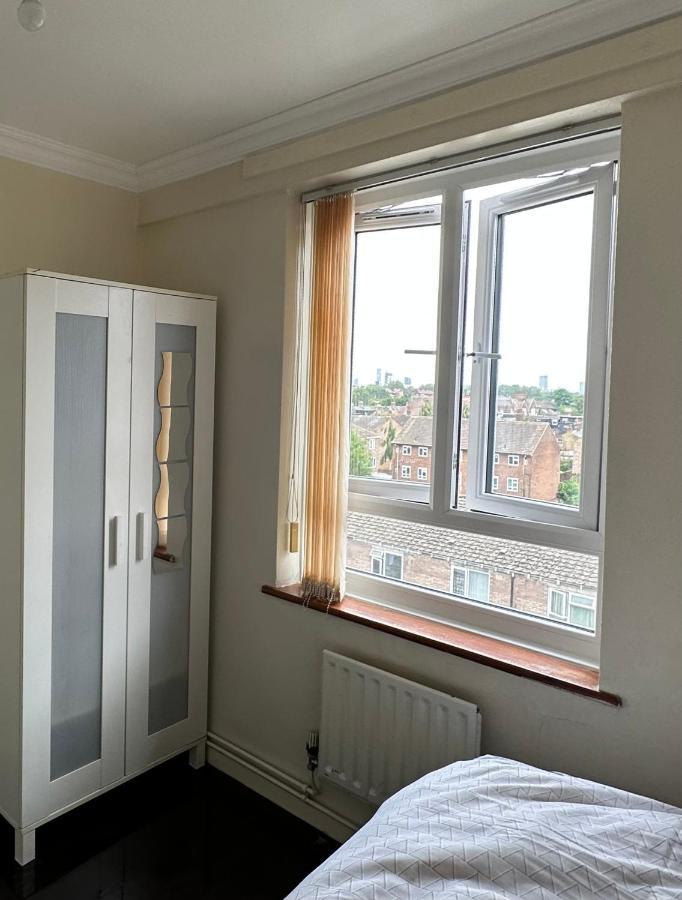 Single Comfortable Habitación en casa particular Londres