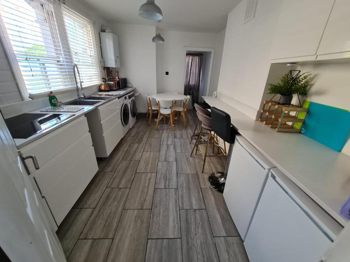 3-bed House In Self-contained In Ladywell * Londres