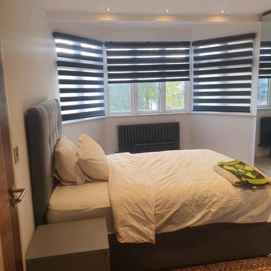 64 Salmon Street Homestay *