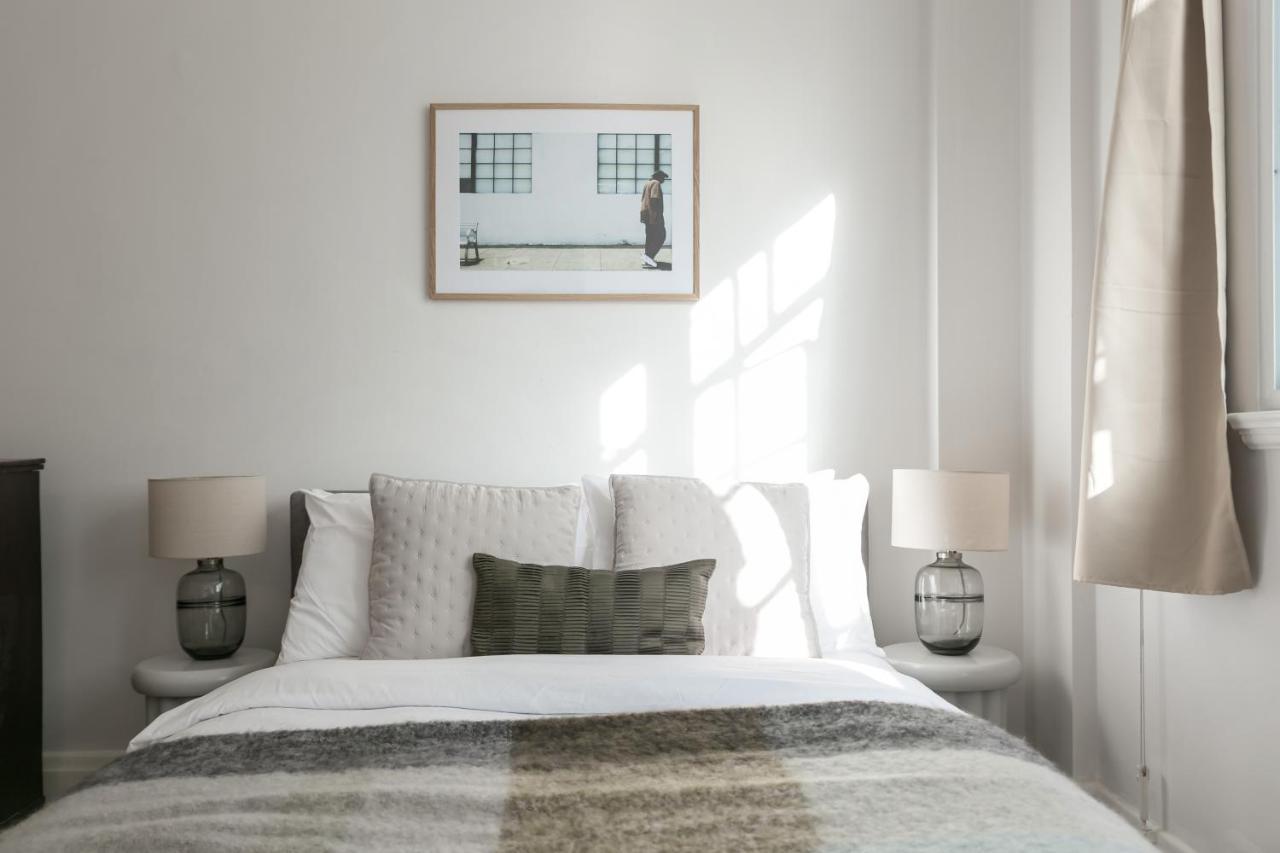 Beautifully Presented Centrally Located * Londres