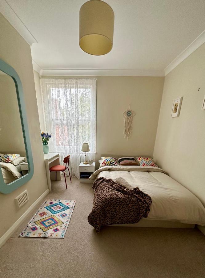 Homestay Cosy 3 Bedroom Flat Nearby Willsden London