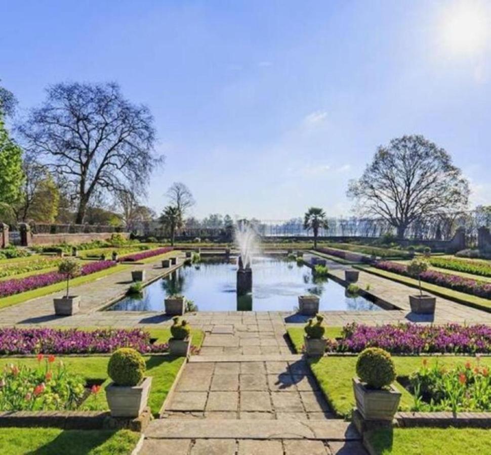 Alluring 2-bed, 2-bath Flat On High Street Kensington, Near Kensington Palace Appartement