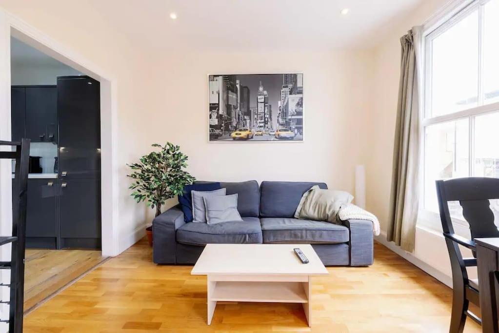 Bright And Quiet 2-bed 2-bath With Great Patio * London