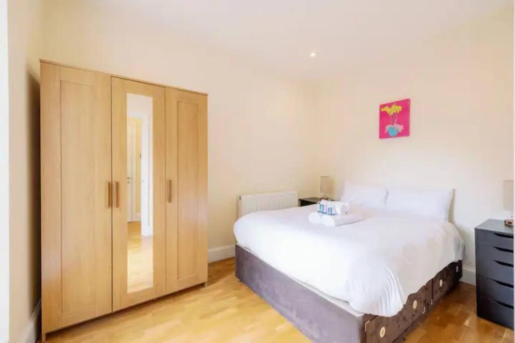 Bright And Quiet 2-bed 2-bath With Great Patio *