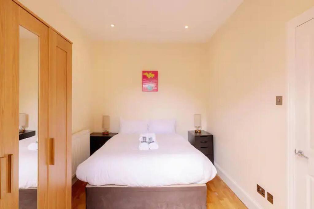 Bright And Quiet 2-bed 2-bath With Great Patio Apartment *